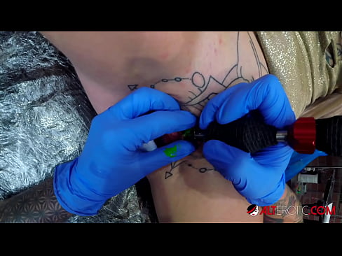 ❤️ Extrem tätowierte Hottie Sully Savage hat ein Tattoo auf ihrer Klitoris Beautiful porn bei de.123sex.ru ☑