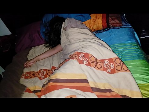 ❤️ Stiefsohn beschimpft seine junge Stiefmutter, während sie schläft. Beautiful porn bei de.123sex.ru ☑