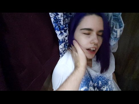 ❤️ Habe meine Schwester im Schrank gefunden und ihr beim Abspritzen geholfen Beautiful porn bei de.123sex.ru ☑